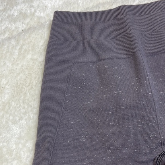 lululemon Free to Flow Crop (17") Magnum/White Size 2 - Picture 3 of 9